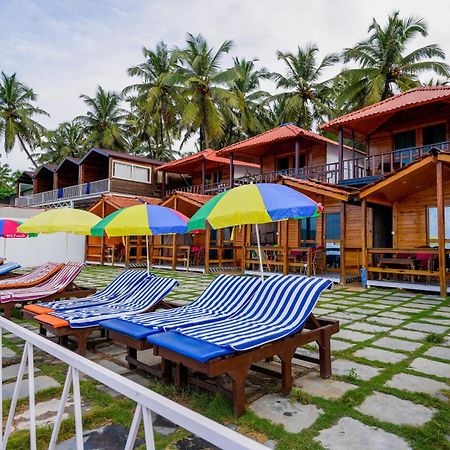 Om Sai Beach Resort Агонда Екстер'єр фото