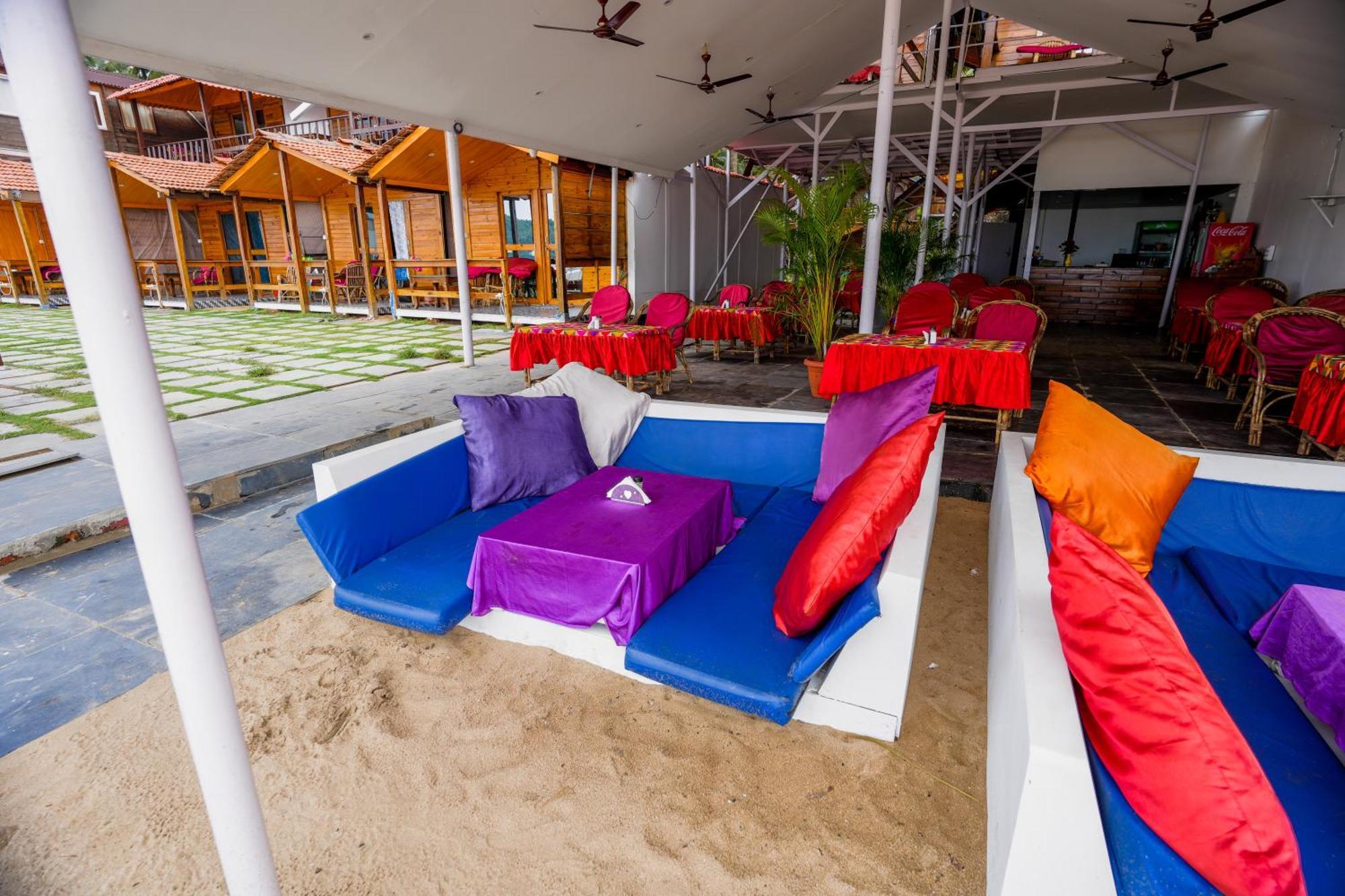 Om Sai Beach Resort Агонда Екстер'єр фото