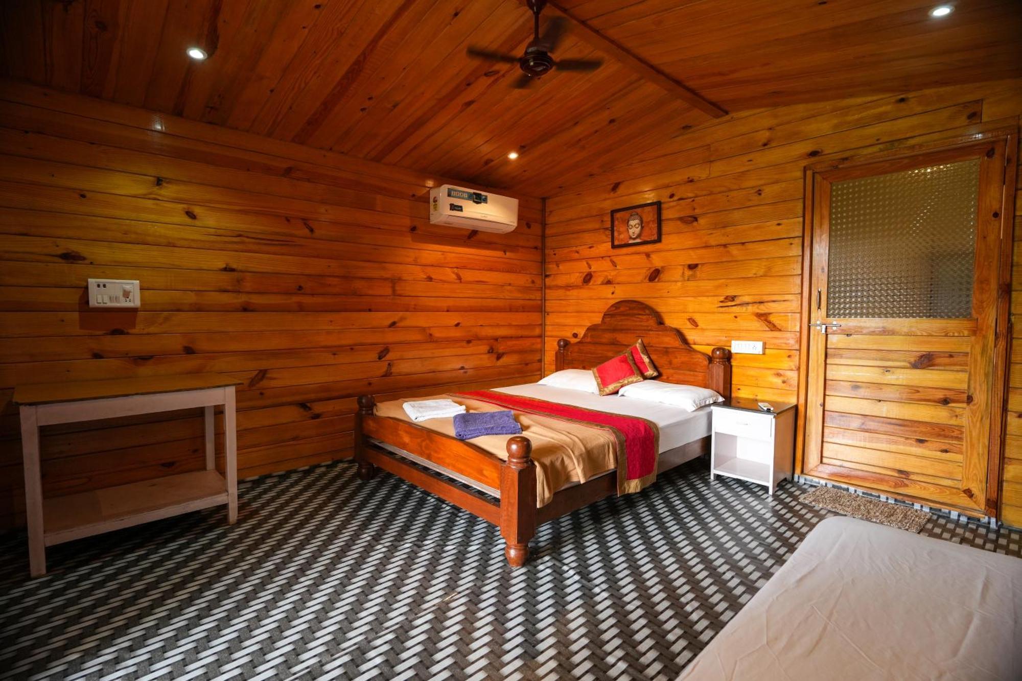 Om Sai Beach Resort Агонда Екстер'єр фото
