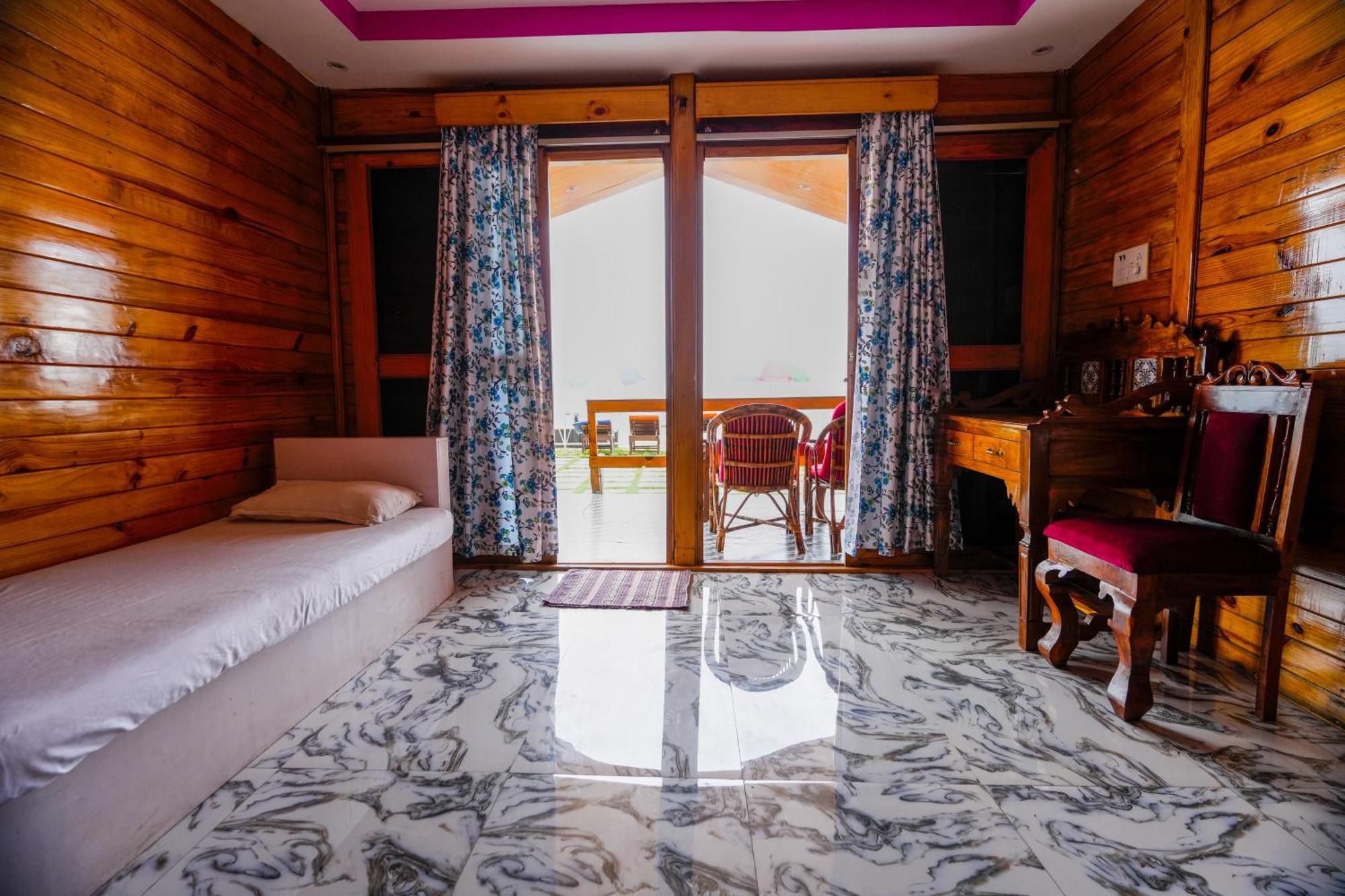 Om Sai Beach Resort Агонда Екстер'єр фото