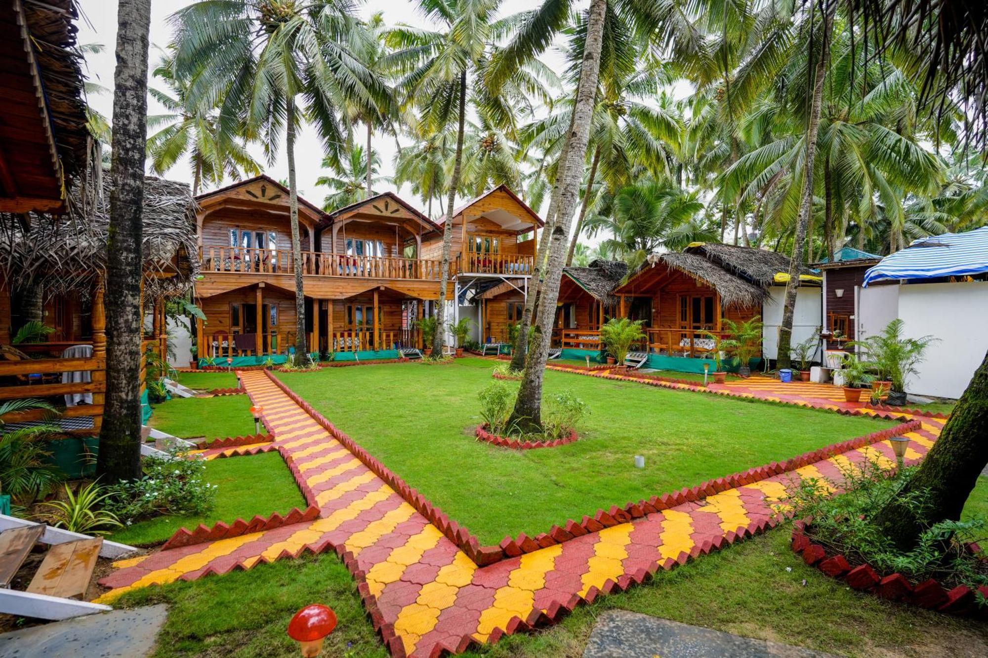 Om Sai Beach Resort Агонда Екстер'єр фото