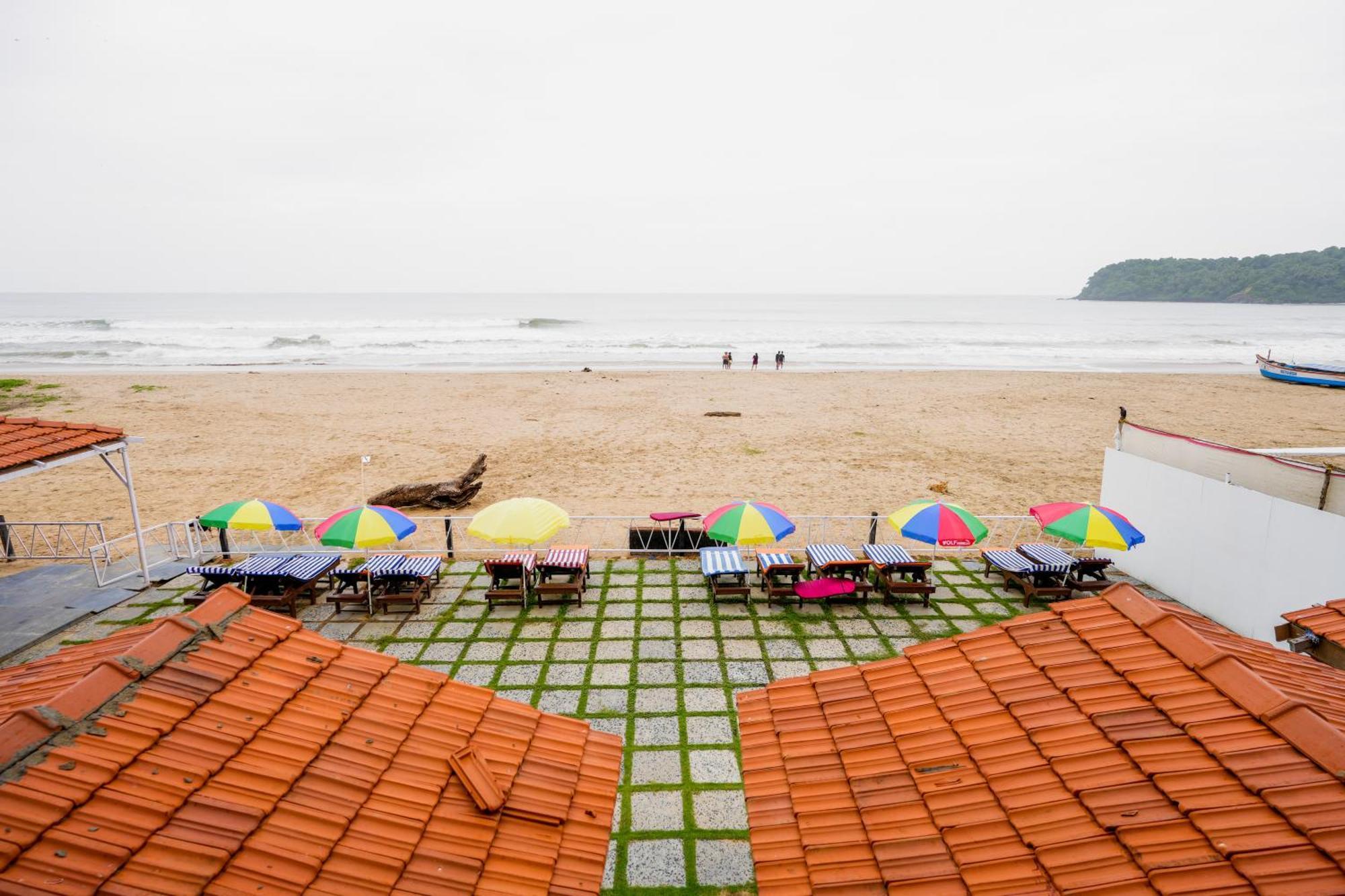 Om Sai Beach Resort Агонда Екстер'єр фото